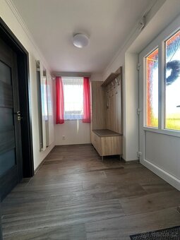 Prodej rodinného domu 252 m² s pozemkem 894 m² - 4
