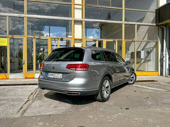 Volkswagen Passat Alltrack 2.0 TDI 4MOTION DSG Business - 4
