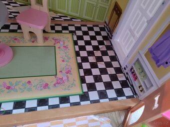 Domeček pro panenky Barbie a příslušenství - 4