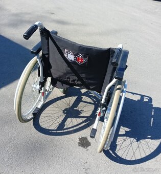 Invalidní vozík B+B šířka sedu 51 cm - 4