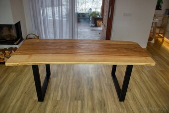 Nový jasanový jídelní stůl z masivu - jedna velká deska - 4
