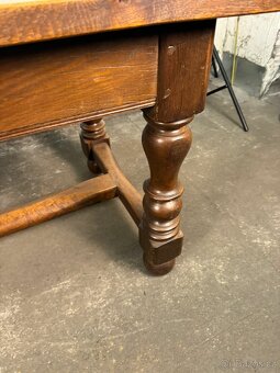 Starožitný masivní jídelní stůl (137011) - 4