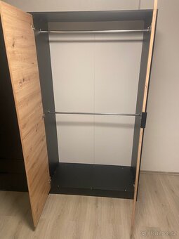 Šatní skříň - 4