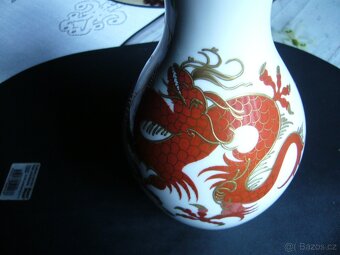PORCELÁNOVÁ VÁZA  S DRAKY - 4