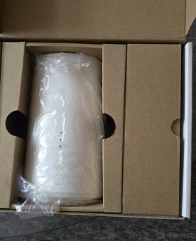 PRODÁM Huawei B528 Cube router 4G /LTE
 - 4