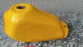 Honda xl , nádrž , výfuk a sedlo - 4