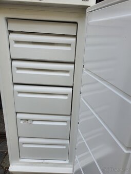 DOVOZzdarma AEG mrazák s 190 litrů objemem - 4