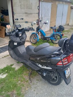 Suzuki Burgman AN 250 - 4