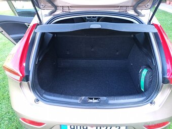 Volvo V40 D2 - 4