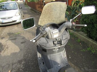 Suzuki AN 400 Burgman - 4