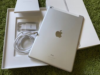 iPad 8. generace (2020) WiFi+Cellular 32 GB - 4