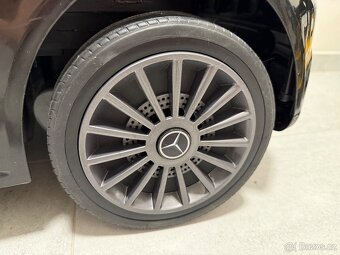 Dětské elektrické autíčko Mercedes AMG GTR - 4