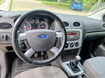 Ford Focus kombi, 1,6 74 kW  benzin Style nehavarovaný - 4