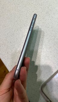 iPhone 11 64GB fialovy. Pěkný stav - 4