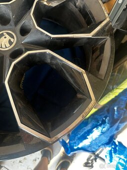 ALU kola Škoda Octavia 3 RS 5x112 R19 - 4