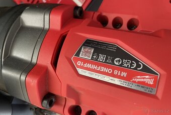Prodám Aku rázový utahovák MILWAUKEE M18 ONEFHIWF1D-0C - 4