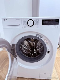 Úzká pračka LG FA2S8V3GN3W s předním plněním - 4