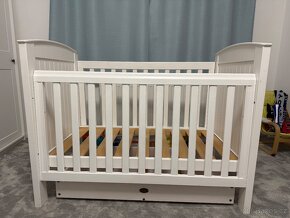 Prodám dětskou bílou dřevěnou postýlku zn. Boori - 4