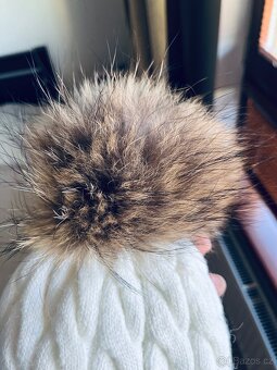 Dětská zimní čepice s pravou bambulí – pro holčičku - 4