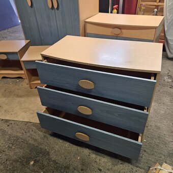 Prodám zachovalou stěnu - 4