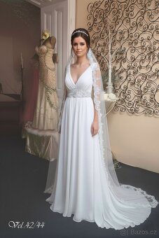 VÝPRODEJ SVATEBNÍCH ŠATŮ - 4