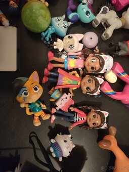Různé hračky - figurky pro děti - 4