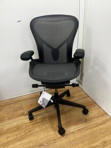 Kancelářská židle Herman Miller Aeron Remastered New - 4