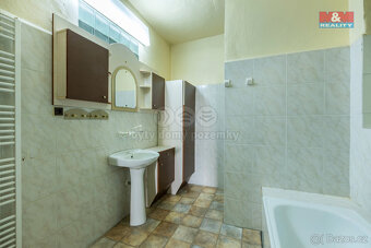Prodej obchodního objektu, 895 m², Louny, ul. Mírové náměstí - 4