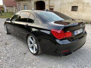 BMW F02 760Li V12 biturbo - 4