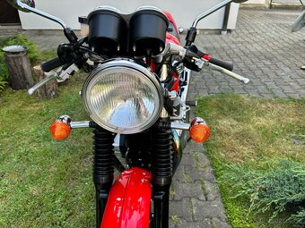 Triumph Truxton - 4