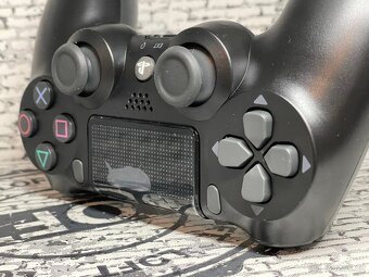 Ovladač pro PlayStation - 4