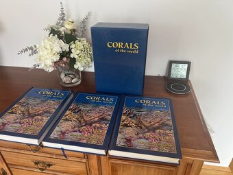 Corals of the World - J.E.N. Veron - sada knih (jako nové) - 4