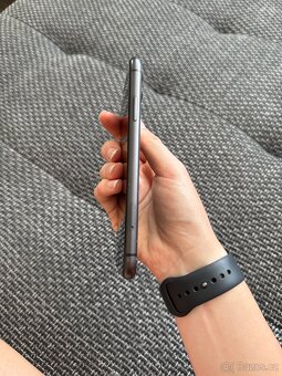 iPhone 11, 64 GB, black - 4