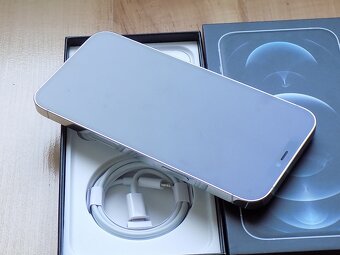 APPLE iPhone 12 Pro MAX 256GB Silver - ZÁRUKA - 100% BATERIE - 4