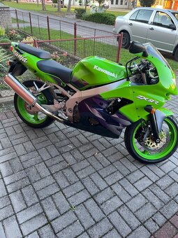 Kawasaki ZX-9R 1999 - 4