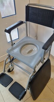 Pojízdné toaletní křeslo - 4