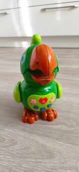 Mluvící a chodící papoušek - 4