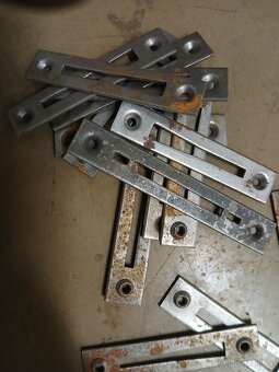 Kování na okna, různé prvky, - 4