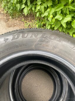235/65 R17 104H Dunlop 2x6mm 2x5mm dot2717 Zimní - 4