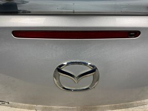 Páté dveře Mazda 6 GH liftback kód barvy 22V - 4