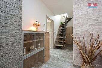 Prodej rodinného domu, 450 m², Dolany - 4