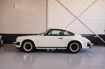 Porsche 911 Carrera 3.2 Coupé (1984) – Grand Prix White - 4