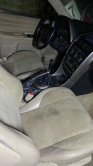 Lexus is 200 - 4