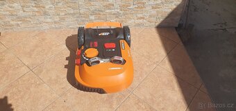 Prodám rob. sekačku WORX M500 tady už nemá co sekat :)) - 4