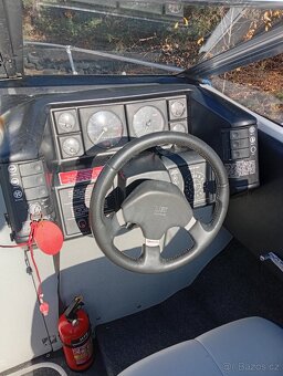 Motorový člun, kajutová loď - 4