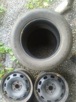 2ks zimní 205/60 R15 zimní cena za obě pneu - 4