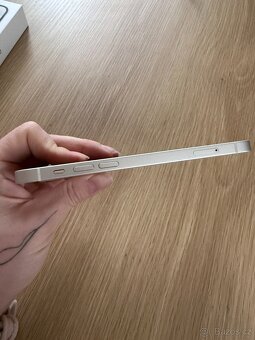 Apple Iphone 12 128 GB bílý - 4