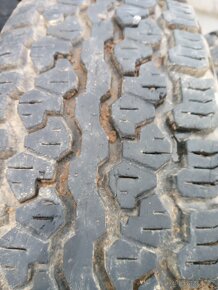 Prodám 205/80 R16 104S - 4