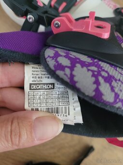 Kolečkové brusle + helma - 4