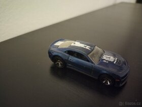 6x auto HOT WHEELS - Volkswagen, Camaro, Cadillac, Mustang, - 4